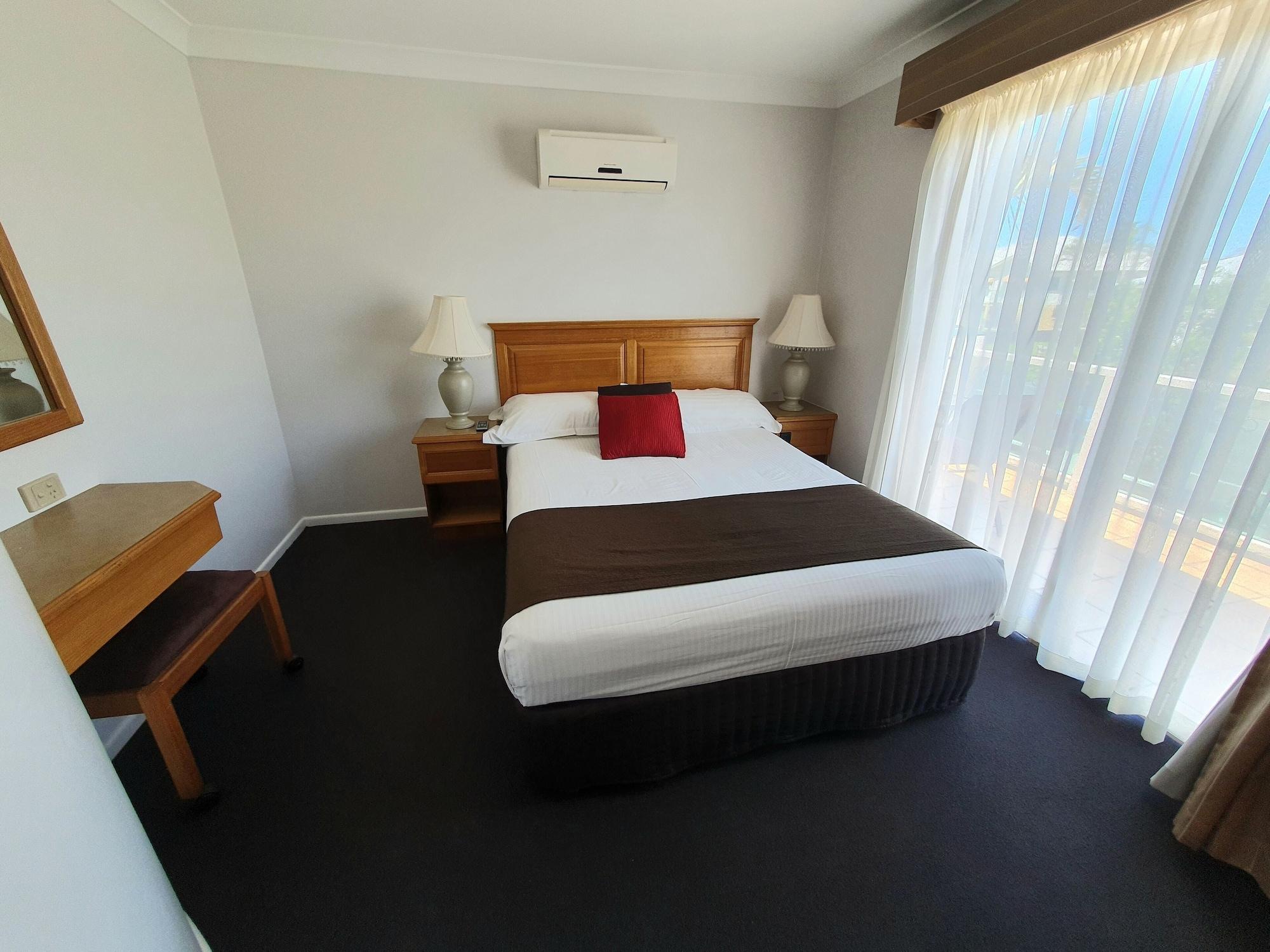 Mcnevins Maryborough Motel Екстер'єр фото
