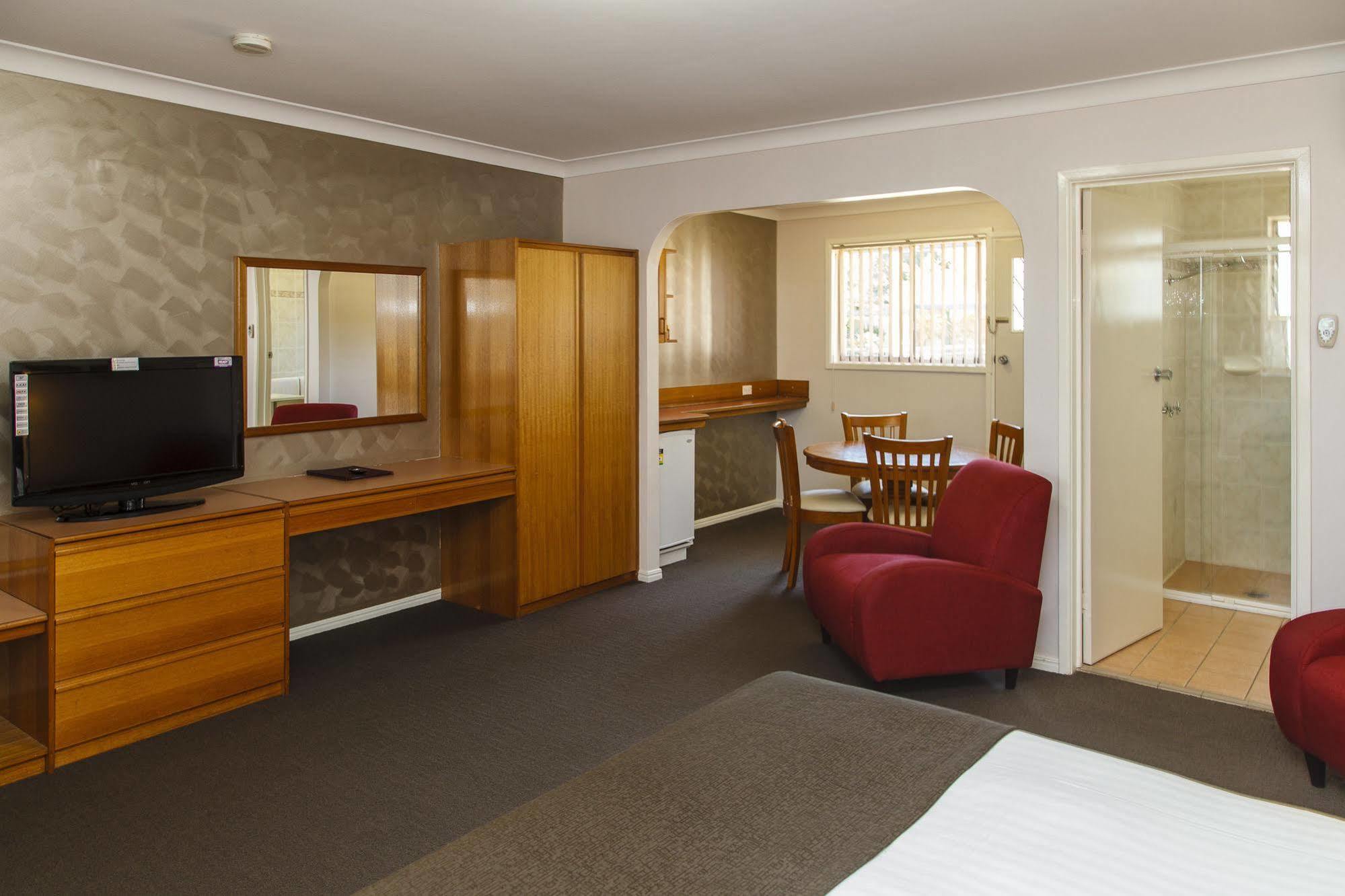 Mcnevins Maryborough Motel Екстер'єр фото