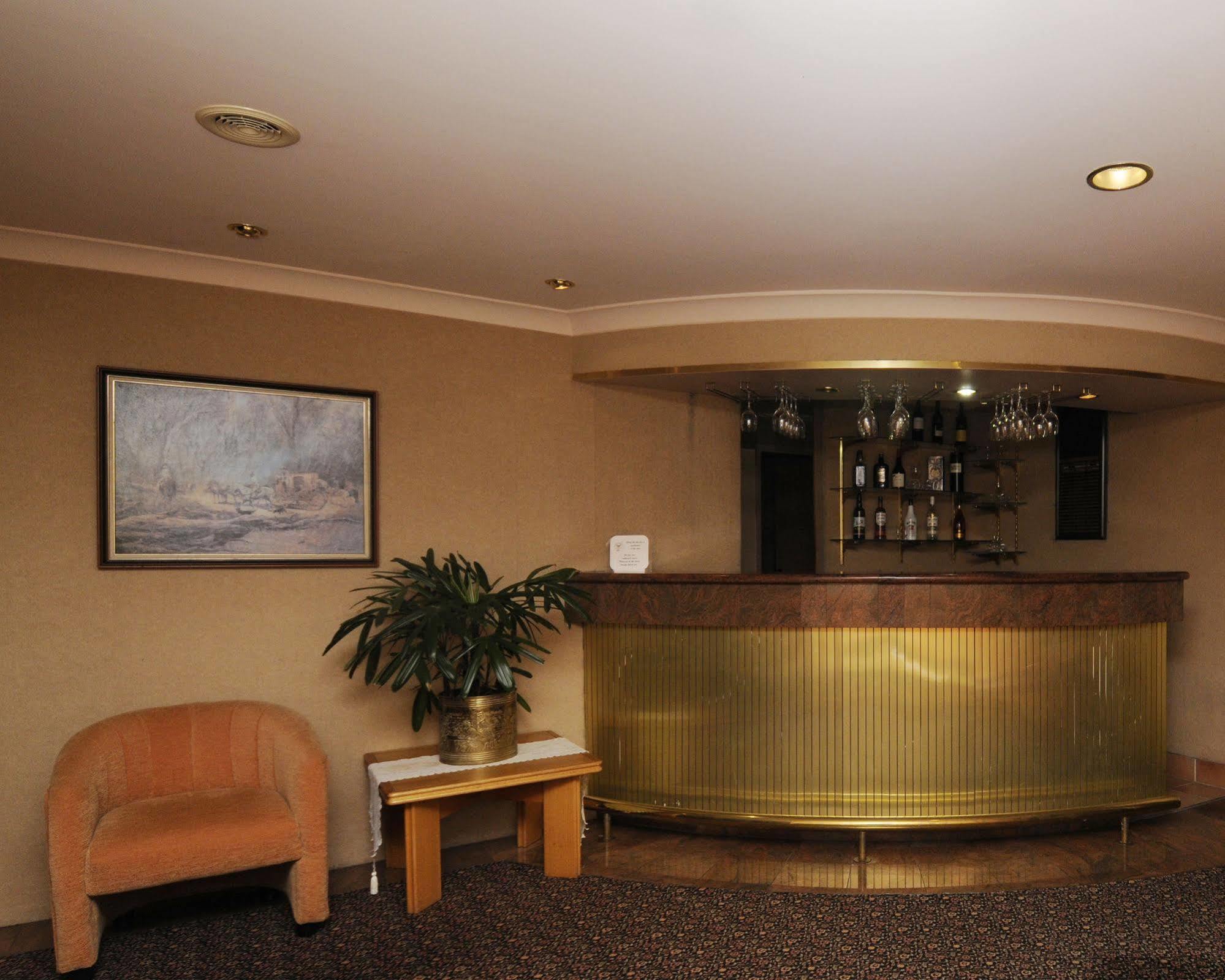 Mcnevins Maryborough Motel Екстер'єр фото