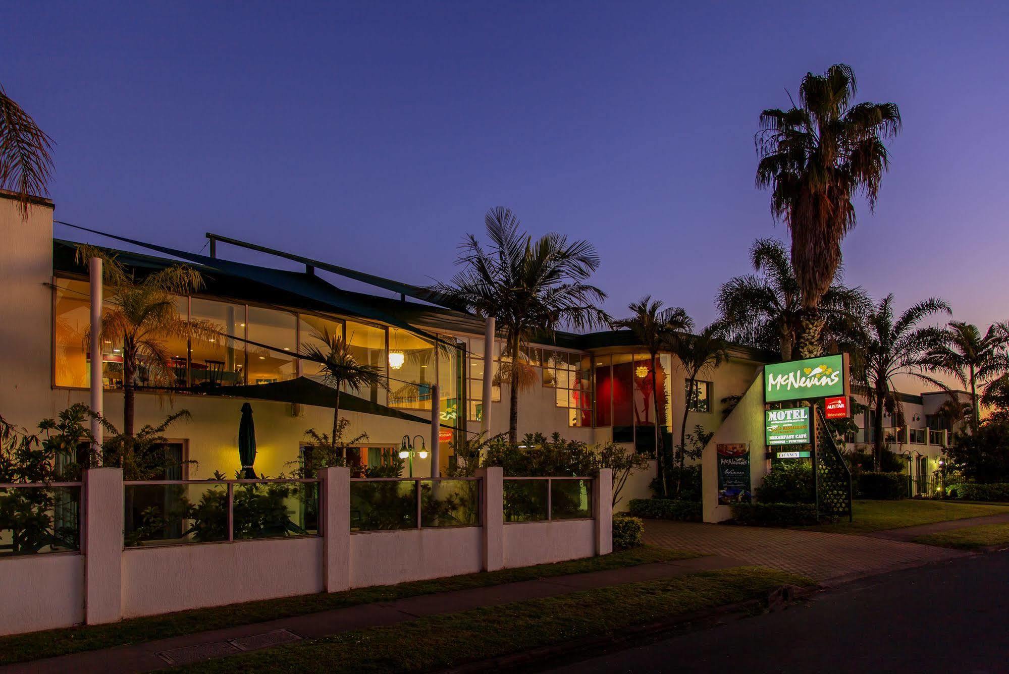 Mcnevins Maryborough Motel Екстер'єр фото