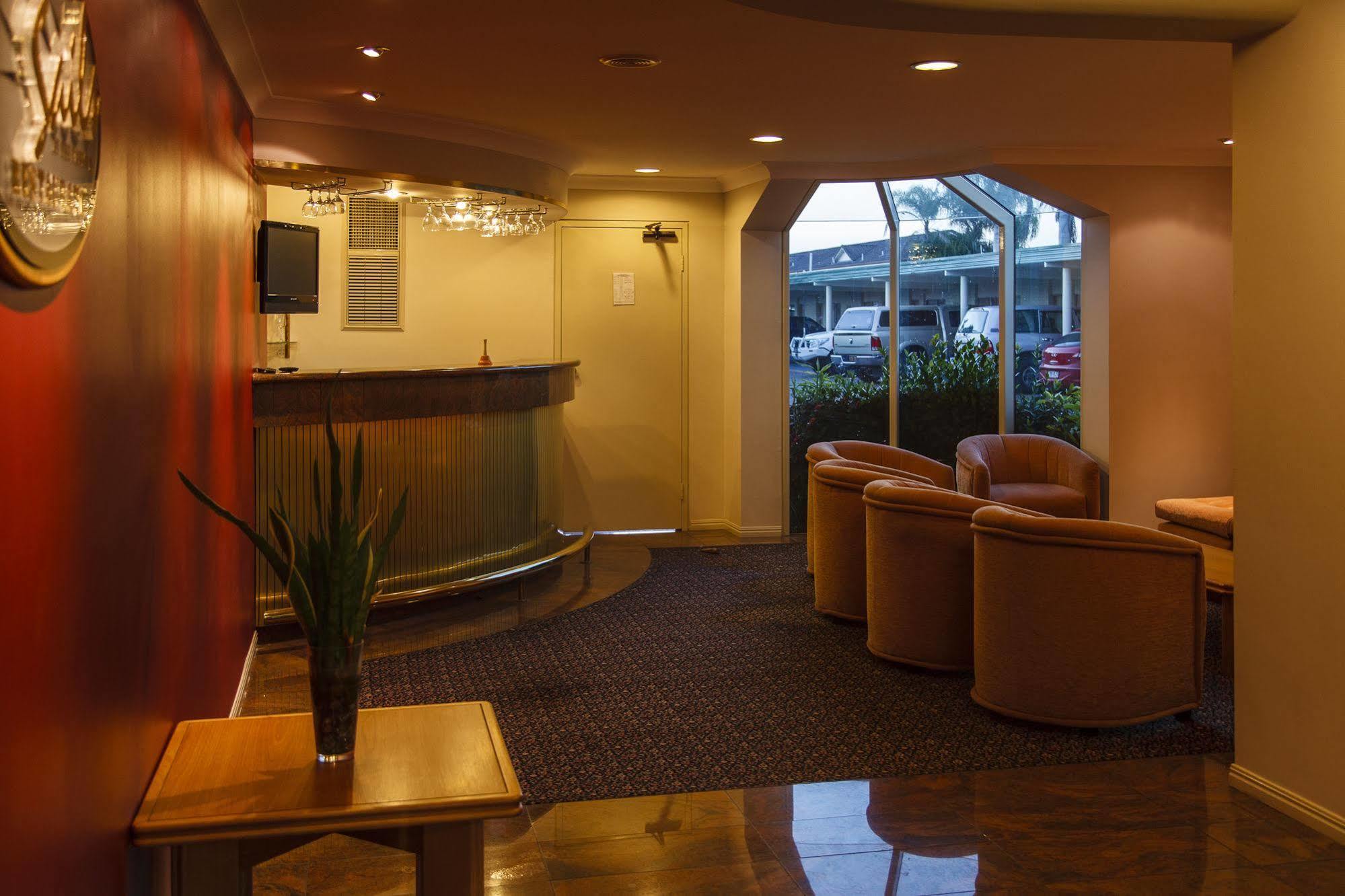 Mcnevins Maryborough Motel Екстер'єр фото