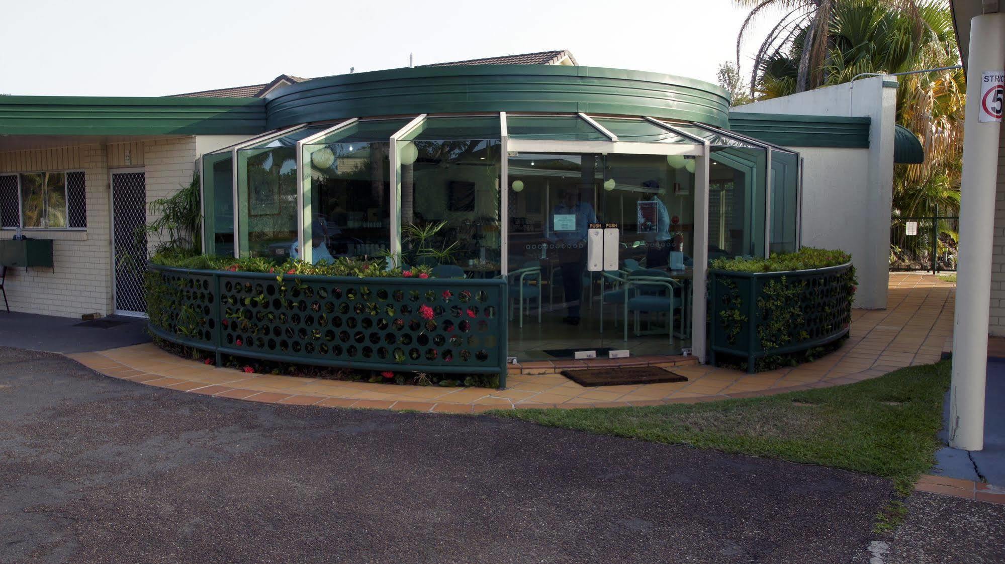 Mcnevins Maryborough Motel Екстер'єр фото